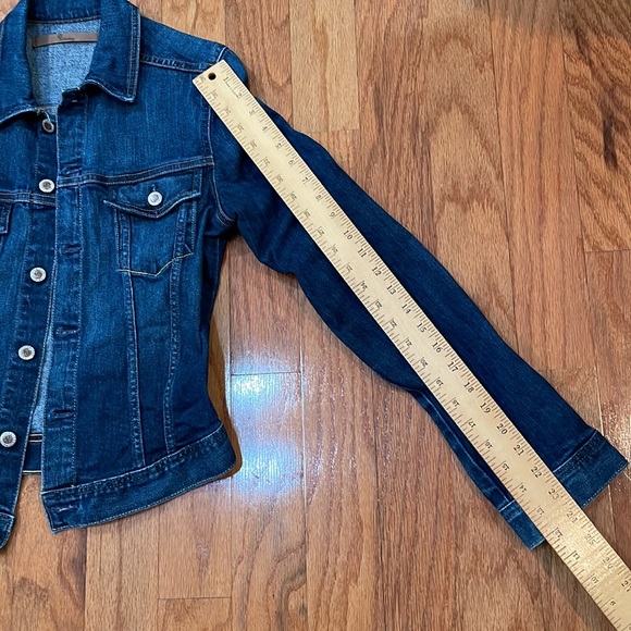 FRX Clothing Women’s Jean Jacket Size Medium Blue Fitted waist Made in USA - Picture 3 of 13